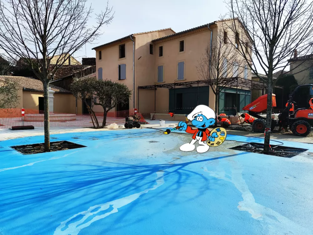 La nouvelle place du chantier d'entrée de ville en bleu