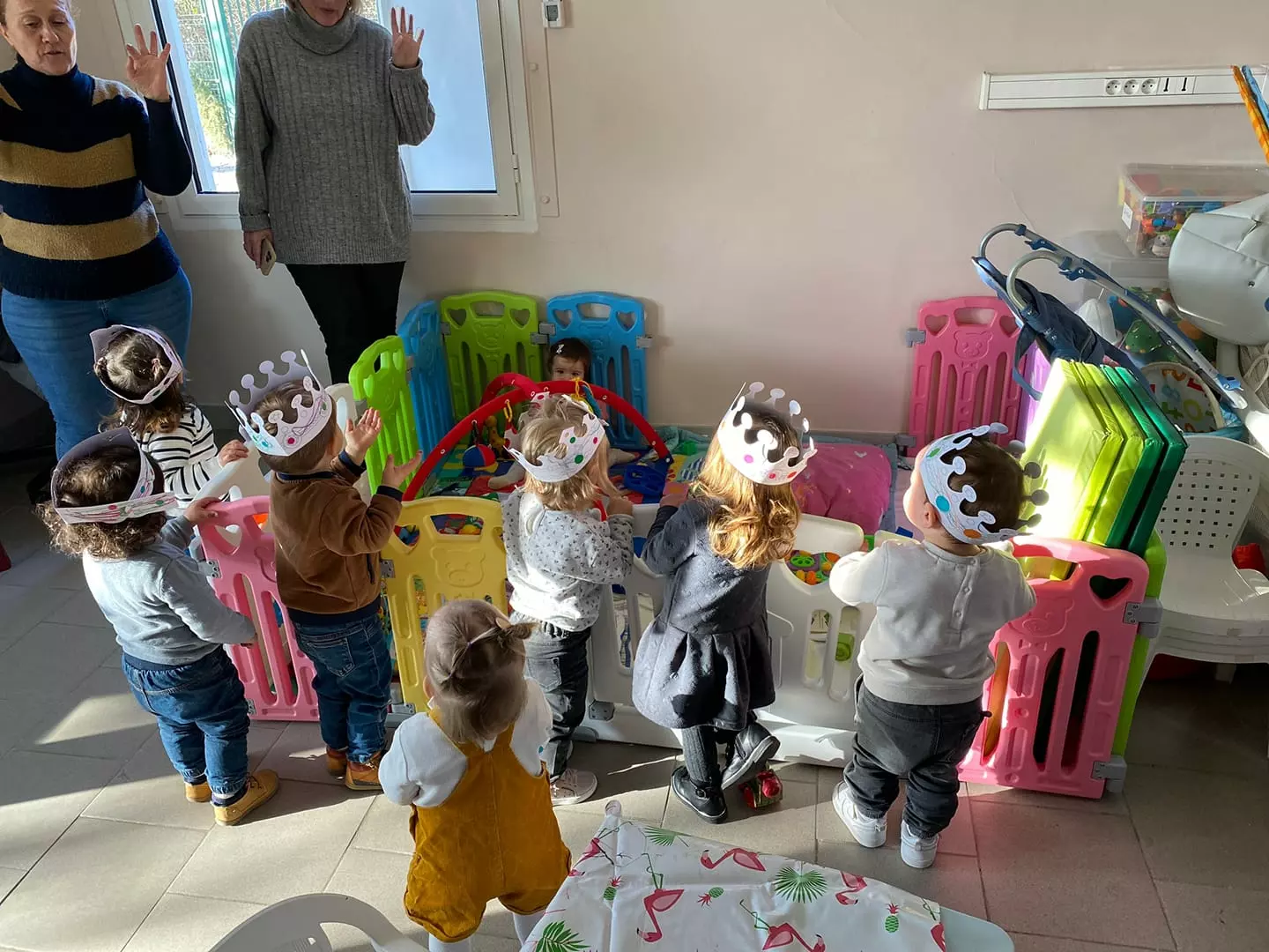 Les Péquélets des ASSMAT ont célébré comme il se doit l'arrivée des Rois Mages en fabriquant leur propre couronne et en dégustant une bonne galette !