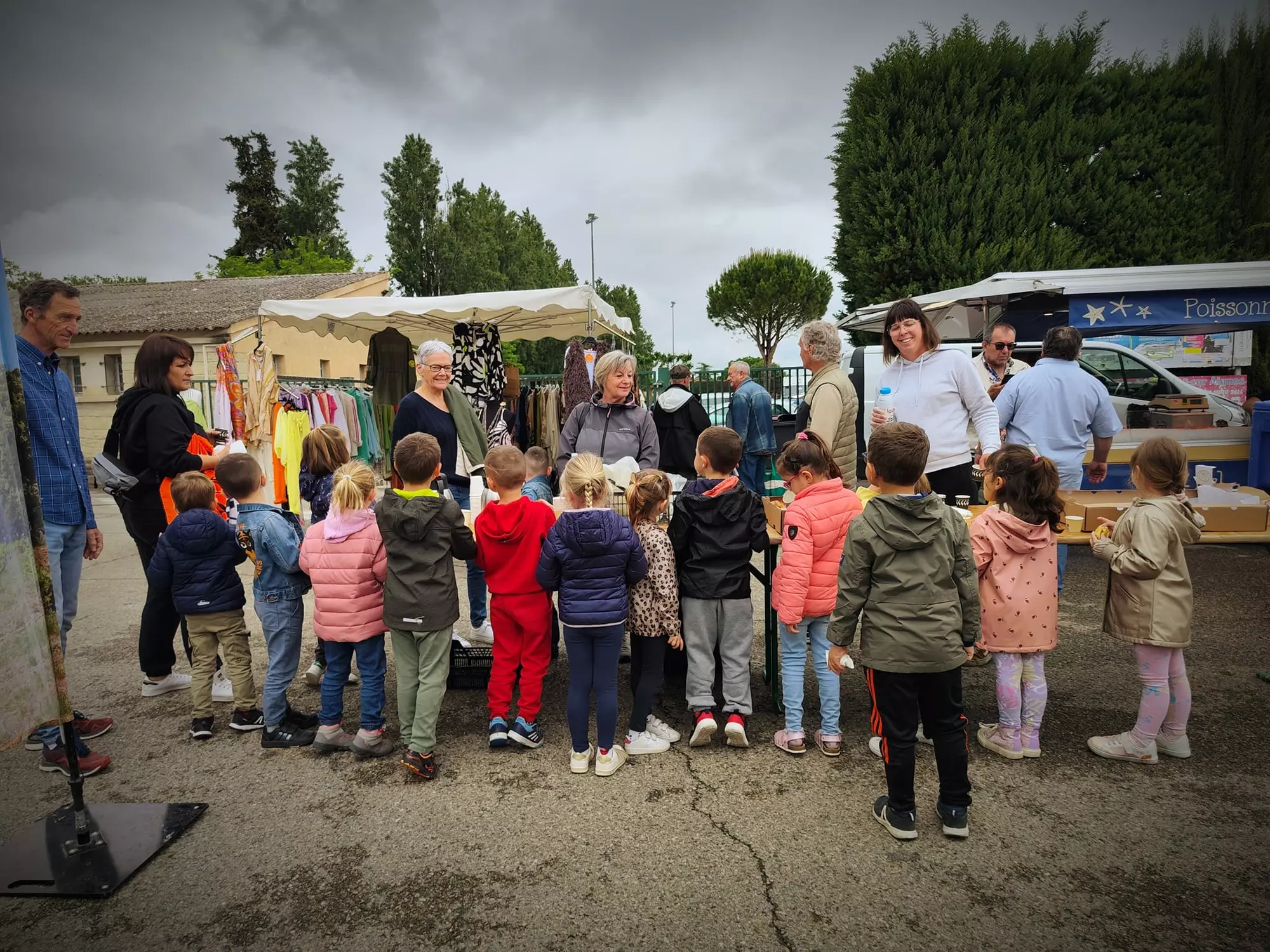 Petit déjeuner sur notre marché de Provence 15-05-2024