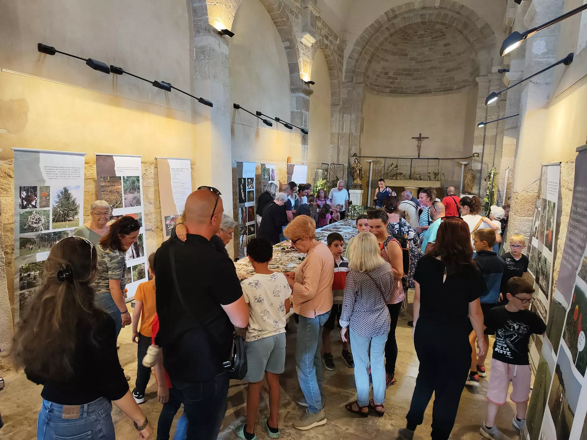 Bravo aux enfants des écoles pour leur exposition sur le thème du « Land'Art » !