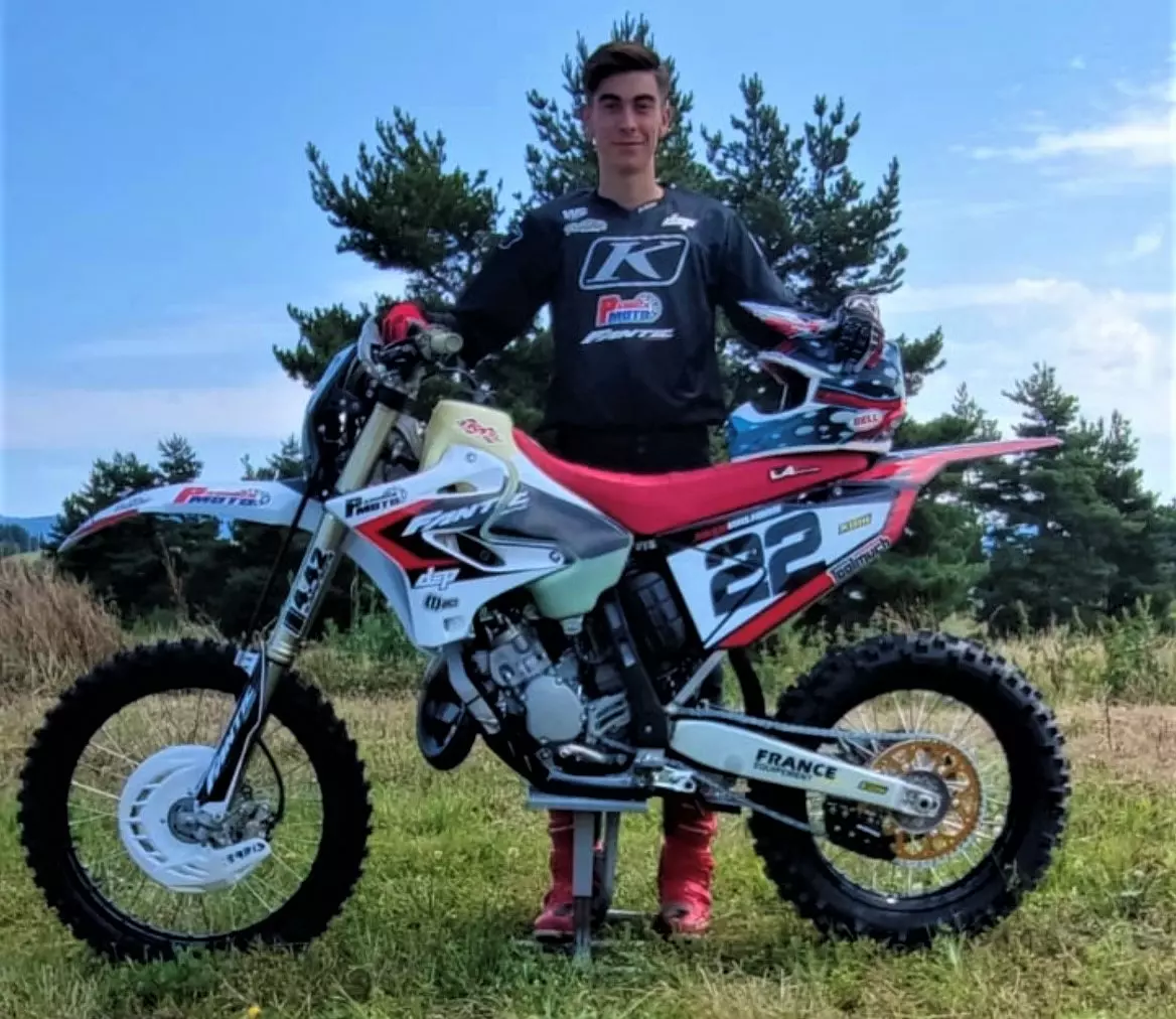 Un Camarétois à l'honneur : Jules Kalkias champion de France de moto-cross country (catégorie jeune)