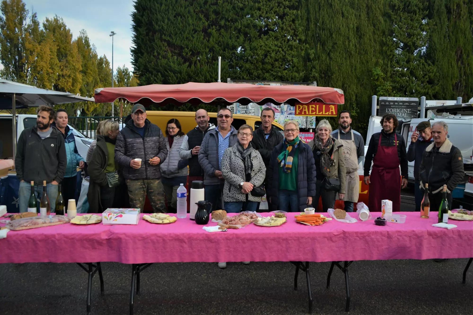 Petit déjeuner offert par la municipalité sur notre marché de Provence