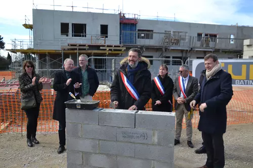 Pose de la première pierre du futur siège de la CCAOP 27-02-2025