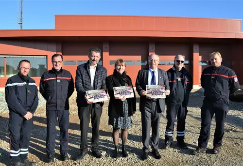 Présentation du calendrier 2023 des Sapeurs-Pompiers de la Vallée de l'Aygues