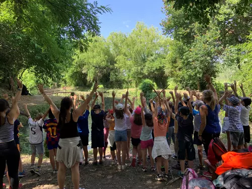 Nos jeunes du centre de loisirs à l'étang de Saint Tronquet