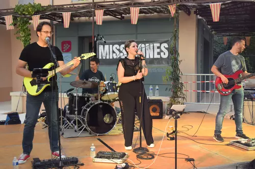 Concert sur la place des Félibres avec Miss Jones