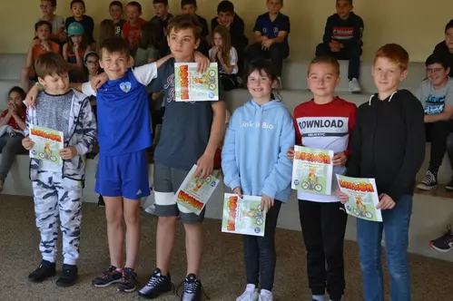 Remise du permis piéton et vélo aux élèves de l'école des Amandiers