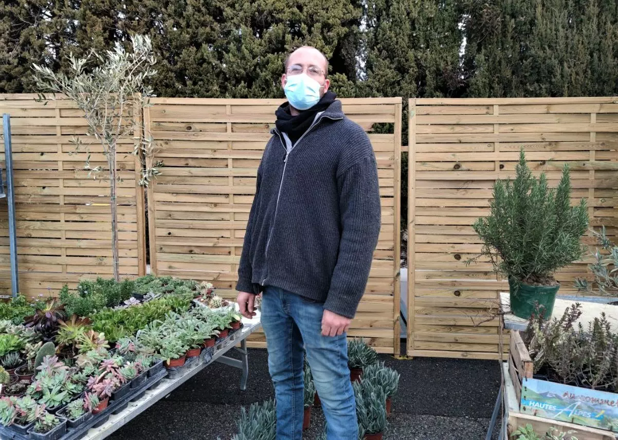 Bienvenue à « La Pépinière Cabanelle » sur le marché de Camaret !