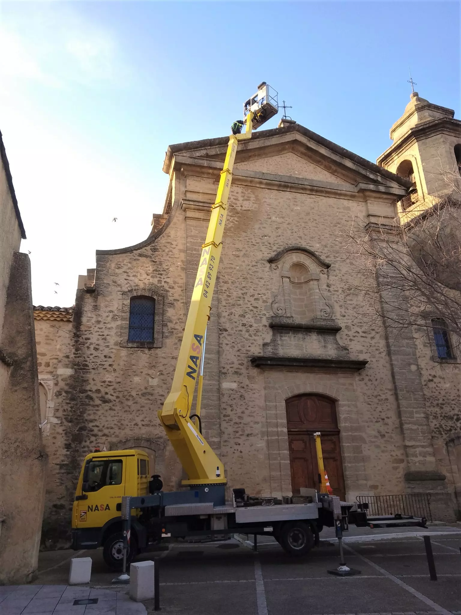 Travaux sur le toit de l'église Saint Andéol