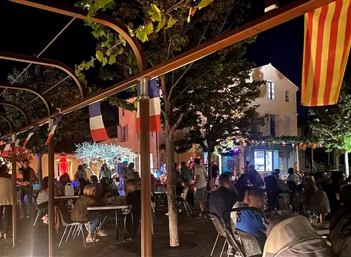 Soirée musicale sur la place des Félibres ce vendredi 29 septembre : message de la Maison des vins